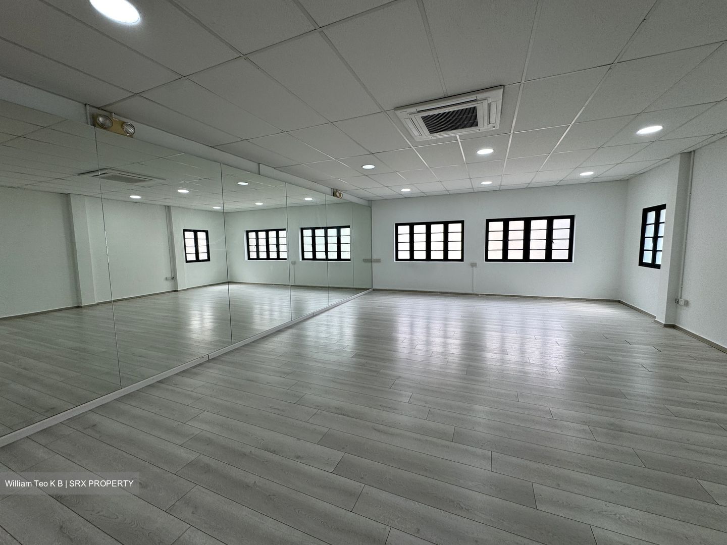 Urban Heritage (D12), Office #479518021